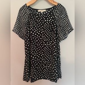 Loft Navy Polka Dot Short Sleeve Blouse. Size Large